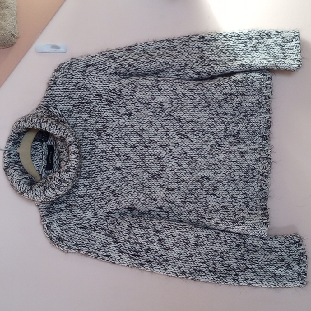 EXPRESS Women’s sweater